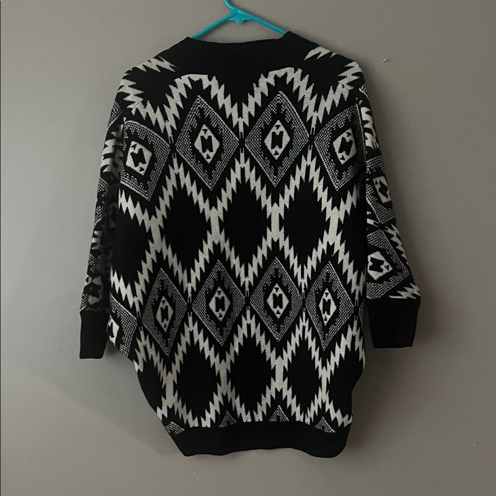 Forever 21 Black and White Geometric Cardigan
